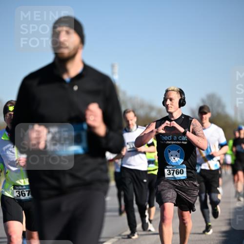 06.04.2025 - 44. Internationalen Wilhelmsburger Insellauf Dr. Thomas Lammeyer http://msf.ph/oto/7552849 06.04.2025 09:26:58 Laufen 367, 5098, 3760 meine-sportfotos.de