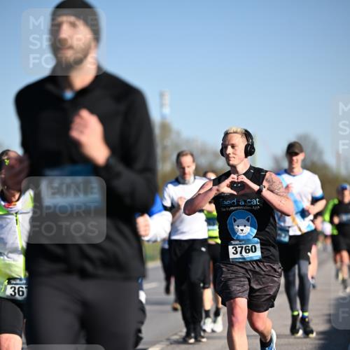 06.04.2025 - 44. Internationalen Wilhelmsburger Insellauf Dr. Thomas Lammeyer http://msf.ph/oto/7552852 06.04.2025 09:26:58 Laufen 36, 5098, 3760 meine-sportfotos.de