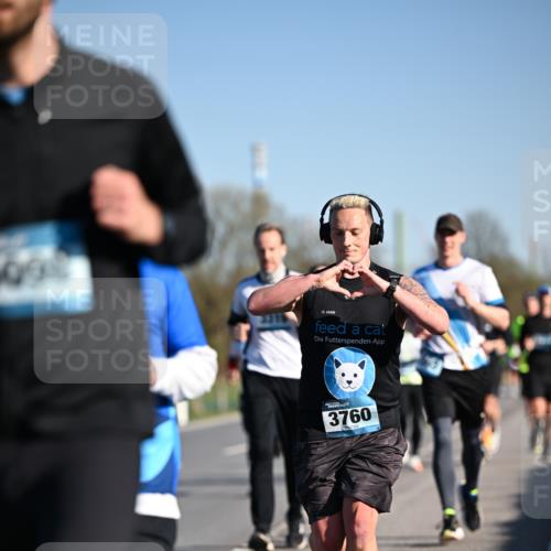 06.04.2025 - 44. Internationalen Wilhelmsburger Insellauf Dr. Thomas Lammeyer http://msf.ph/oto/7552858 06.04.2025 09:26:59 Laufen 3760 meine-sportfotos.de