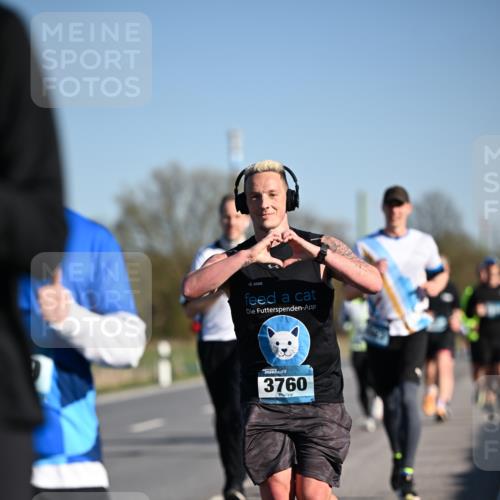 06.04.2025 - 44. Internationalen Wilhelmsburger Insellauf Dr. Thomas Lammeyer http://msf.ph/oto/7552860 06.04.2025 09:26:59 Laufen 3760 meine-sportfotos.de