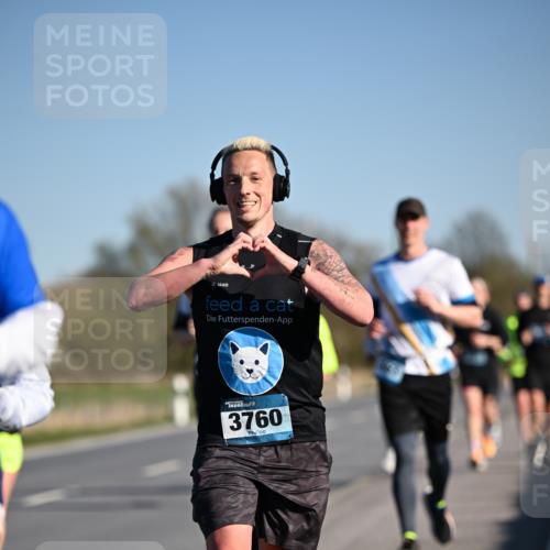 06.04.2025 - 44. Internationalen Wilhelmsburger Insellauf Dr. Thomas Lammeyer http://msf.ph/oto/7552866 06.04.2025 09:26:59 Laufen 3760 meine-sportfotos.de
