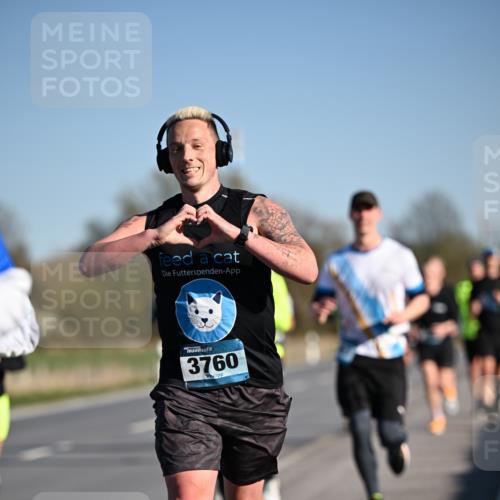 06.04.2025 - 44. Internationalen Wilhelmsburger Insellauf Dr. Thomas Lammeyer http://msf.ph/oto/7552868 06.04.2025 09:26:59 Laufen 3760 meine-sportfotos.de