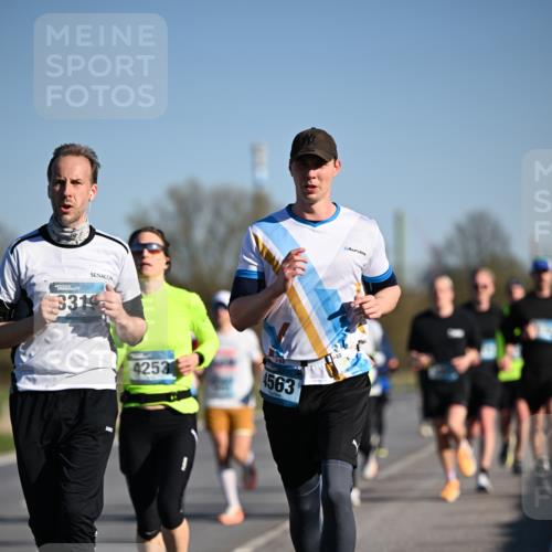 06.04.2025 - 44. Internationalen Wilhelmsburger Insellauf Dr. Thomas Lammeyer http://msf.ph/oto/7552883 06.04.2025 09:27:01 Laufen 3319, 4253, 4563 meine-sportfotos.de