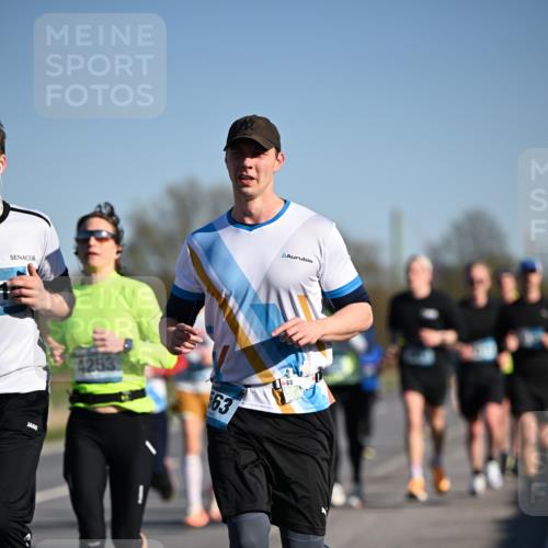 06.04.2025 - 44. Internationalen Wilhelmsburger Insellauf Dr. Thomas Lammeyer http://msf.ph/oto/7552892 06.04.2025 09:27:02 Laufen 4253, 563 meine-sportfotos.de