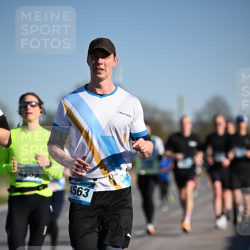 06.04.2025 - 44. Internationalen Wilhelmsburger Insellauf Dr. Thomas Lammeyer http://msf.ph/oto/7552899 06.04.2025 09:27:02 Laufen 4253, 563 meine-sportfotos.de