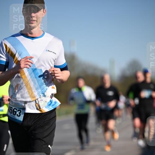 06.04.2025 - 44. Internationalen Wilhelmsburger Insellauf Dr. Thomas Lammeyer http://msf.ph/oto/7552905 06.04.2025 09:27:03 Laufen 563 meine-sportfotos.de
