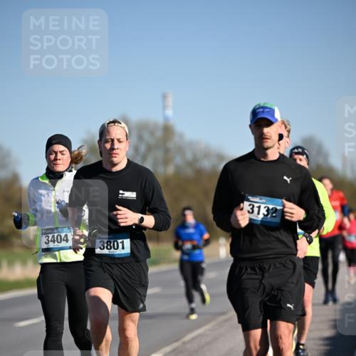 06.04.2025 - 44. Internationalen Wilhelmsburger Insellauf Dr. Thomas Lammeyer http://msf.ph/oto/7552938 06.04.2025 09:27:05 Laufen 3404, 3801, 3132 meine-sportfotos.de