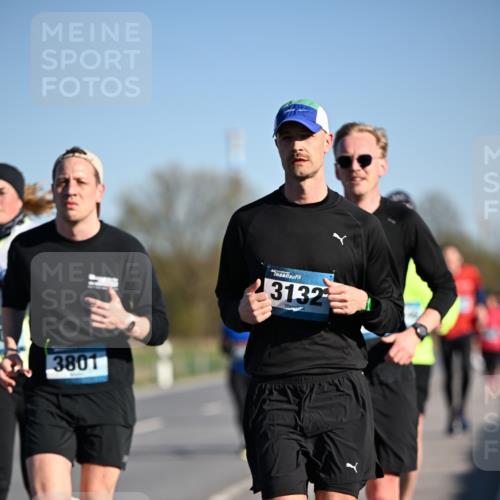 06.04.2025 - 44. Internationalen Wilhelmsburger Insellauf Dr. Thomas Lammeyer http://msf.ph/oto/7552946 06.04.2025 09:27:06 Laufen 3801, 3132 meine-sportfotos.de