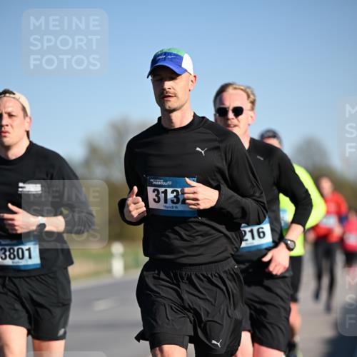 06.04.2025 - 44. Internationalen Wilhelmsburger Insellauf Dr. Thomas Lammeyer http://msf.ph/oto/7552950 06.04.2025 09:27:06 Laufen 3801, 313, 216 meine-sportfotos.de