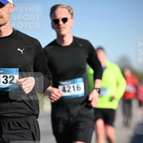 06.04.2025 - 44. Internationalen Wilhelmsburger Insellauf Dr. Thomas Lammeyer http://msf.ph/oto/7552962 06.04.2025 09:27:07 Laufen 132, 4216 meine-sportfotos.de