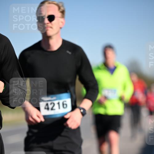 06.04.2025 - 44. Internationalen Wilhelmsburger Insellauf Dr. Thomas Lammeyer http://msf.ph/oto/7552967 06.04.2025 09:27:08 Laufen 4216 meine-sportfotos.de