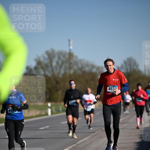 06.04.2025 - 44. Internationalen Wilhelmsburger Insellauf Dr. Thomas Lammeyer http://msf.ph/oto/7552990 06.04.2025 09:27:10 Laufen 453, 450 meine-sportfotos.de