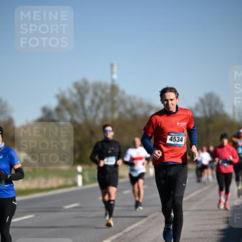 06.04.2025 - 44. Internationalen Wilhelmsburger Insellauf Dr. Thomas Lammeyer http://msf.ph/oto/7552998 06.04.2025 09:27:11 Laufen 4534 meine-sportfotos.de