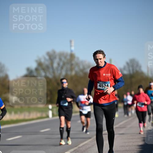 06.04.2025 - 44. Internationalen Wilhelmsburger Insellauf Dr. Thomas Lammeyer http://msf.ph/oto/7553002 06.04.2025 09:27:11 Laufen 4534 meine-sportfotos.de