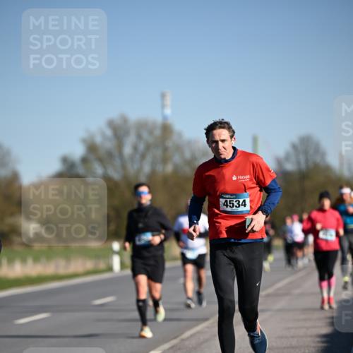 06.04.2025 - 44. Internationalen Wilhelmsburger Insellauf Dr. Thomas Lammeyer http://msf.ph/oto/7553004 06.04.2025 09:27:11 Laufen 4534 meine-sportfotos.de