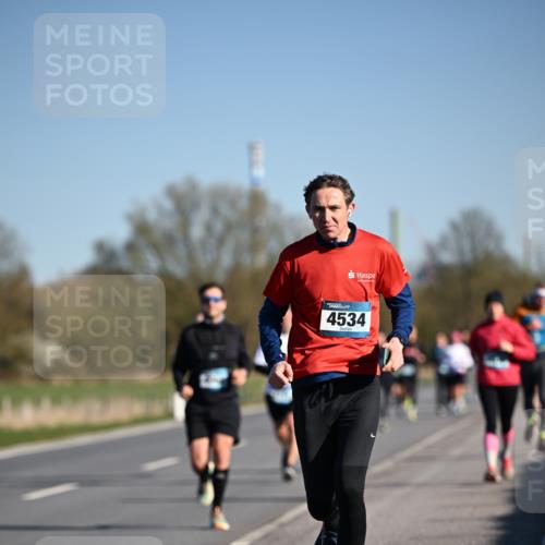 06.04.2025 - 44. Internationalen Wilhelmsburger Insellauf Dr. Thomas Lammeyer http://msf.ph/oto/7553011 06.04.2025 09:27:12 Laufen 4534 meine-sportfotos.de
