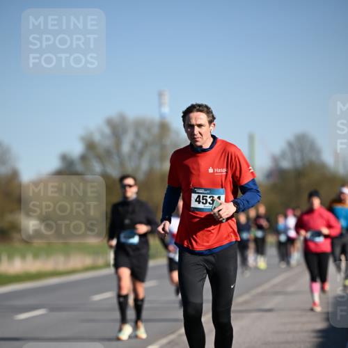 06.04.2025 - 44. Internationalen Wilhelmsburger Insellauf Dr. Thomas Lammeyer http://msf.ph/oto/7553013 06.04.2025 09:27:12 Laufen 453 meine-sportfotos.de