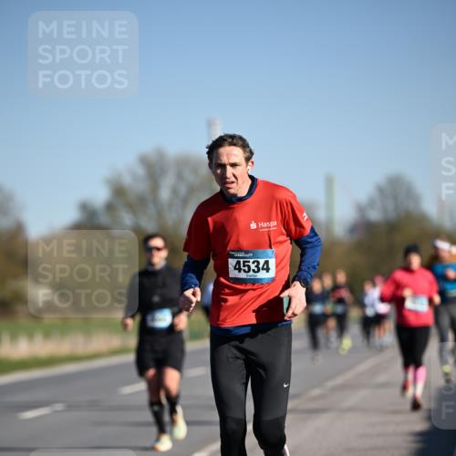 06.04.2025 - 44. Internationalen Wilhelmsburger Insellauf Dr. Thomas Lammeyer http://msf.ph/oto/7553017 06.04.2025 09:27:12 Laufen 4534 meine-sportfotos.de