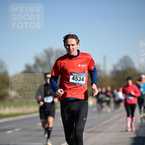 06.04.2025 - 44. Internationalen Wilhelmsburger Insellauf Dr. Thomas Lammeyer http://msf.ph/oto/7553021 06.04.2025 09:27:12 Laufen 4534 meine-sportfotos.de