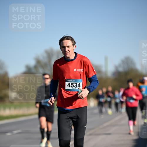 06.04.2025 - 44. Internationalen Wilhelmsburger Insellauf Dr. Thomas Lammeyer http://msf.ph/oto/7553023 06.04.2025 09:27:12 Laufen 4534 meine-sportfotos.de