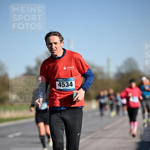 06.04.2025 - 44. Internationalen Wilhelmsburger Insellauf Dr. Thomas Lammeyer http://msf.ph/oto/7553027 06.04.2025 09:27:13 Laufen 4534 meine-sportfotos.de
