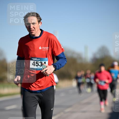06.04.2025 - 44. Internationalen Wilhelmsburger Insellauf Dr. Thomas Lammeyer http://msf.ph/oto/7553028 06.04.2025 09:27:13 Laufen 453 meine-sportfotos.de