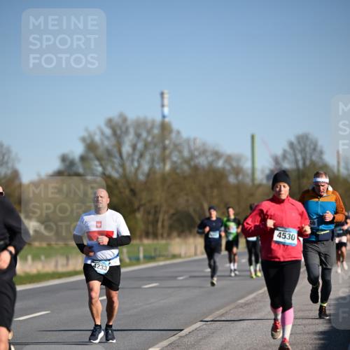 06.04.2025 - 44. Internationalen Wilhelmsburger Insellauf Dr. Thomas Lammeyer http://msf.ph/oto/7553037 06.04.2025 09:27:15 Laufen 4233, 4530, 46 meine-sportfotos.de