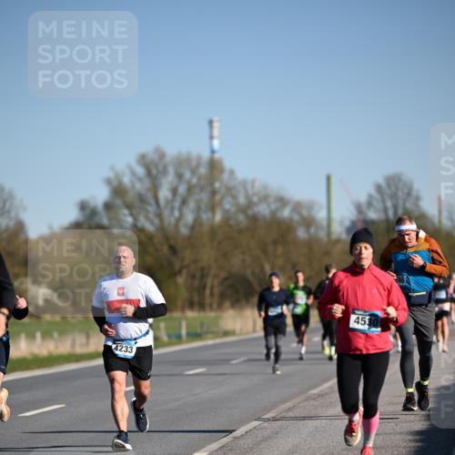06.04.2025 - 44. Internationalen Wilhelmsburger Insellauf Dr. Thomas Lammeyer http://msf.ph/oto/7553039 06.04.2025 09:27:15 Laufen 4233, 453, 46 meine-sportfotos.de