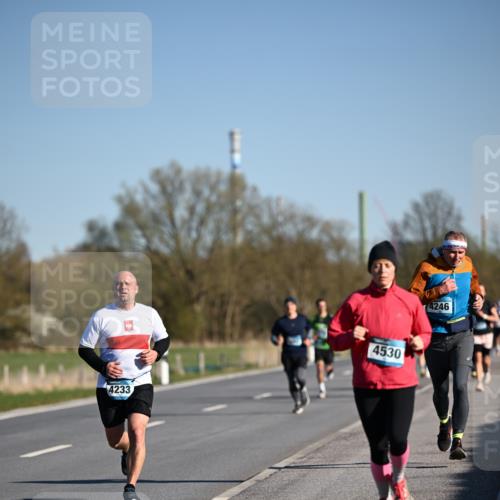06.04.2025 - 44. Internationalen Wilhelmsburger Insellauf Dr. Thomas Lammeyer http://msf.ph/oto/7553045 06.04.2025 09:27:15 Laufen 4233, 4530, 4246 meine-sportfotos.de