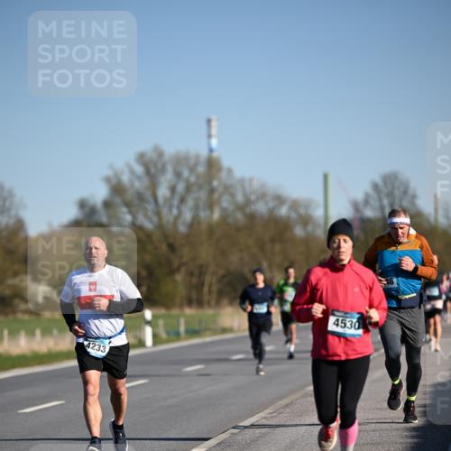 06.04.2025 - 44. Internationalen Wilhelmsburger Insellauf Dr. Thomas Lammeyer http://msf.ph/oto/7553049 06.04.2025 09:27:16 Laufen 4233, 4530 meine-sportfotos.de