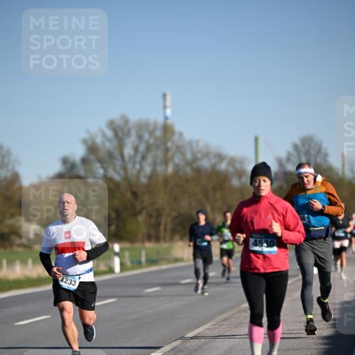 06.04.2025 - 44. Internationalen Wilhelmsburger Insellauf Dr. Thomas Lammeyer http://msf.ph/oto/7553051 06.04.2025 09:27:16 Laufen 4233, 4530, 46 meine-sportfotos.de
