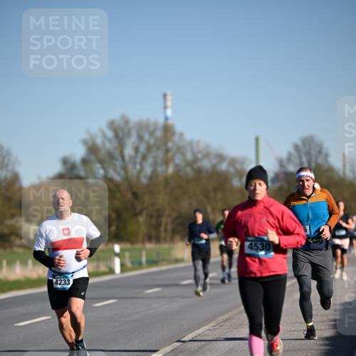 06.04.2025 - 44. Internationalen Wilhelmsburger Insellauf Dr. Thomas Lammeyer http://msf.ph/oto/7553053 06.04.2025 09:27:16 Laufen 4233, 4530 meine-sportfotos.de