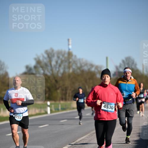 06.04.2025 - 44. Internationalen Wilhelmsburger Insellauf Dr. Thomas Lammeyer http://msf.ph/oto/7553059 06.04.2025 09:27:16 Laufen 4233, 4530, 46 meine-sportfotos.de