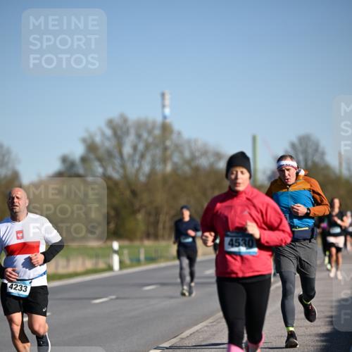 06.04.2025 - 44. Internationalen Wilhelmsburger Insellauf Dr. Thomas Lammeyer http://msf.ph/oto/7553063 06.04.2025 09:27:16 Laufen 4233, 4530 meine-sportfotos.de