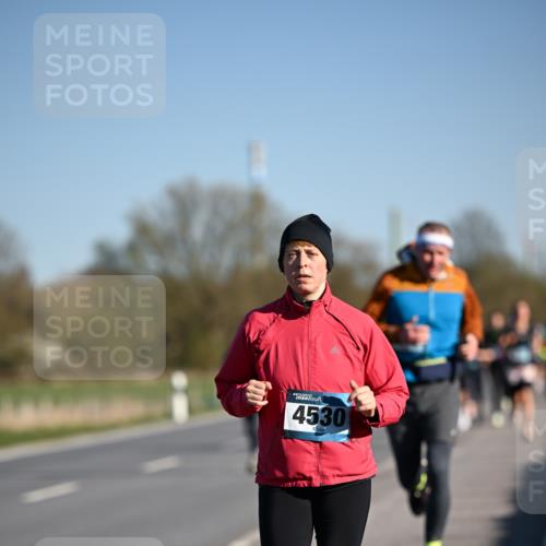 06.04.2025 - 44. Internationalen Wilhelmsburger Insellauf Dr. Thomas Lammeyer http://msf.ph/oto/7553073 06.04.2025 09:27:18 Laufen 4530 meine-sportfotos.de
