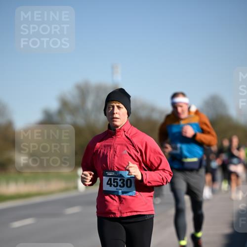 06.04.2025 - 44. Internationalen Wilhelmsburger Insellauf Dr. Thomas Lammeyer http://msf.ph/oto/7553077 06.04.2025 09:27:18 Laufen 4530 meine-sportfotos.de