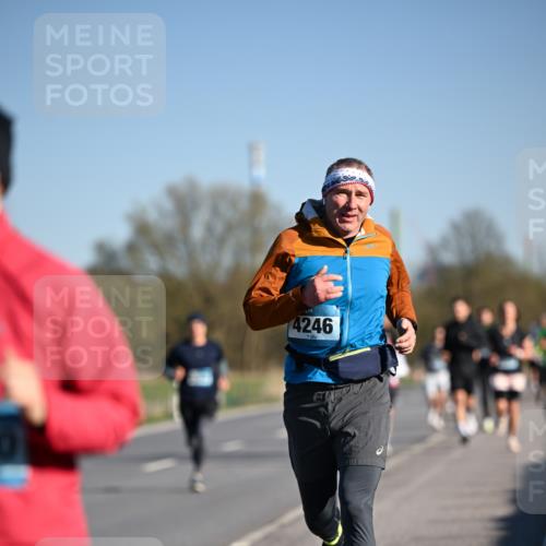 06.04.2025 - 44. Internationalen Wilhelmsburger Insellauf Dr. Thomas Lammeyer http://msf.ph/oto/7553088 06.04.2025 09:27:19 Laufen 4246 meine-sportfotos.de