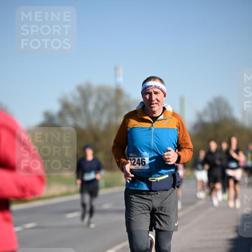 06.04.2025 - 44. Internationalen Wilhelmsburger Insellauf Dr. Thomas Lammeyer http://msf.ph/oto/7553090 06.04.2025 09:27:19 Laufen 1246 meine-sportfotos.de