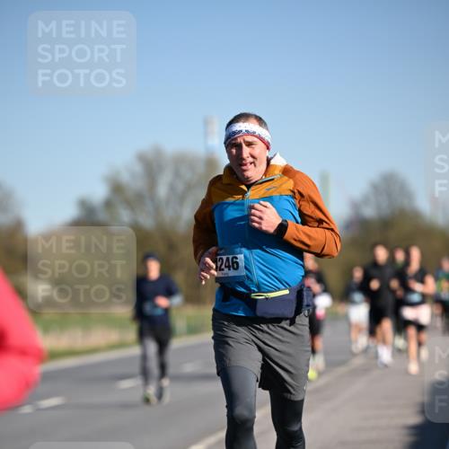 06.04.2025 - 44. Internationalen Wilhelmsburger Insellauf Dr. Thomas Lammeyer http://msf.ph/oto/7553092 06.04.2025 09:27:19 Laufen 246 meine-sportfotos.de