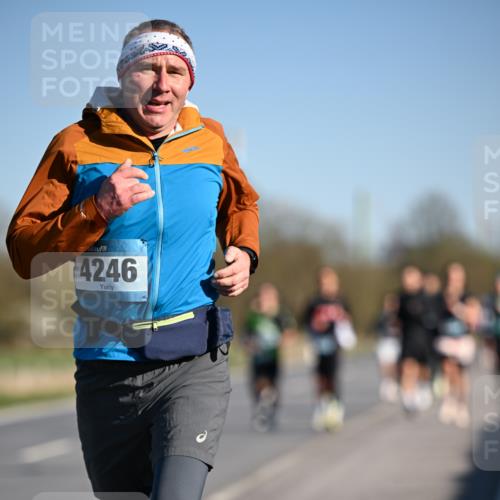 06.04.2025 - 44. Internationalen Wilhelmsburger Insellauf Dr. Thomas Lammeyer http://msf.ph/oto/7553110 06.04.2025 09:27:21 Laufen 4246 meine-sportfotos.de