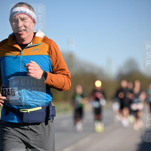 06.04.2025 - 44. Internationalen Wilhelmsburger Insellauf Dr. Thomas Lammeyer http://msf.ph/oto/7553114 06.04.2025 09:27:21 Laufen 246 meine-sportfotos.de