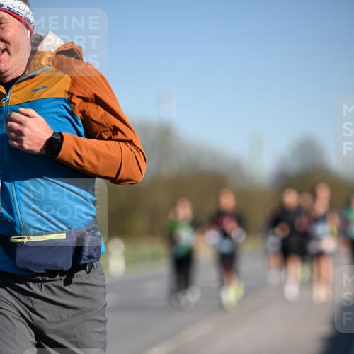 06.04.2025 - 44. Internationalen Wilhelmsburger Insellauf Dr. Thomas Lammeyer http://msf.ph/oto/7553116 06.04.2025 09:27:21 Laufen  meine-sportfotos.de