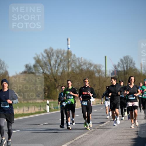 06.04.2025 - 44. Internationalen Wilhelmsburger Insellauf Dr. Thomas Lammeyer http://msf.ph/oto/7553120 06.04.2025 09:27:22 Laufen 5002, 446, 5198, 3142, 78, 368, 3324 meine-sportfotos.de
