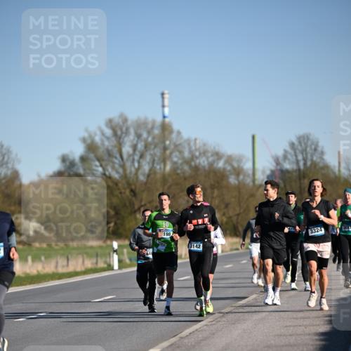 06.04.2025 - 44. Internationalen Wilhelmsburger Insellauf Dr. Thomas Lammeyer http://msf.ph/oto/7553126 06.04.2025 09:27:23 Laufen 3324, 10, 198, 94, 3142 meine-sportfotos.de