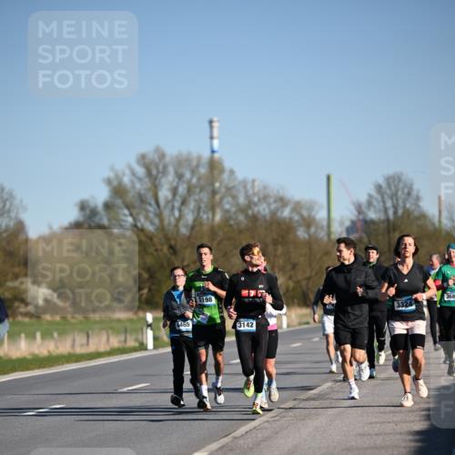 06.04.2025 - 44. Internationalen Wilhelmsburger Insellauf Dr. Thomas Lammeyer http://msf.ph/oto/7553129 06.04.2025 09:27:23 Laufen 4465, 5198, 3142, 3324, 3687 meine-sportfotos.de