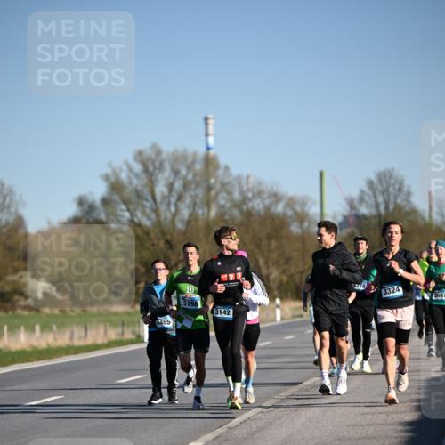 06.04.2025 - 44. Internationalen Wilhelmsburger Insellauf Dr. Thomas Lammeyer http://msf.ph/oto/7553138 06.04.2025 09:27:23 Laufen 4465, 10, 5198, 3142, 4278, 3324, 3687 meine-sportfotos.de