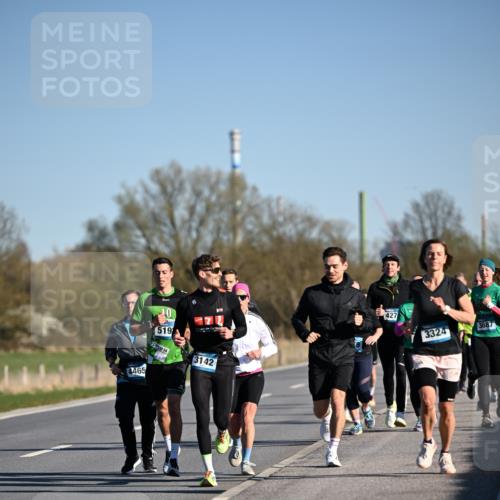 06.04.2025 - 44. Internationalen Wilhelmsburger Insellauf Dr. Thomas Lammeyer http://msf.ph/oto/7553151 06.04.2025 09:27:25 Laufen 4465, 10, 519, 94, 3142, 427, 3324, 3687 meine-sportfotos.de