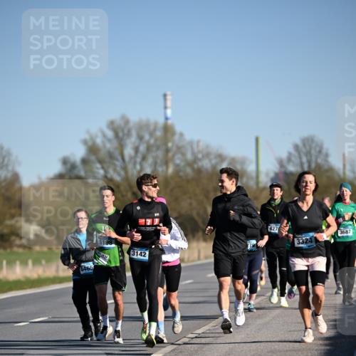 06.04.2025 - 44. Internationalen Wilhelmsburger Insellauf Dr. Thomas Lammeyer http://msf.ph/oto/7553155 06.04.2025 09:27:25 Laufen 4465, 5198, 94, 3142, 427, 3687, 3324 meine-sportfotos.de