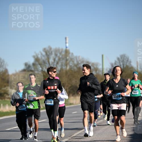 06.04.2025 - 44. Internationalen Wilhelmsburger Insellauf Dr. Thomas Lammeyer http://msf.ph/oto/7553165 06.04.2025 09:27:26 Laufen 4465, 10, 515, 3142, 3324, 3687 meine-sportfotos.de