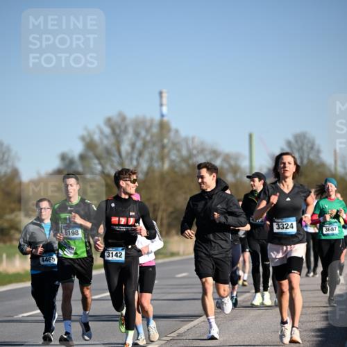 06.04.2025 - 44. Internationalen Wilhelmsburger Insellauf Dr. Thomas Lammeyer http://msf.ph/oto/7553167 06.04.2025 09:27:26 Laufen 4465, 5198, 3142, 3324, 3687 meine-sportfotos.de